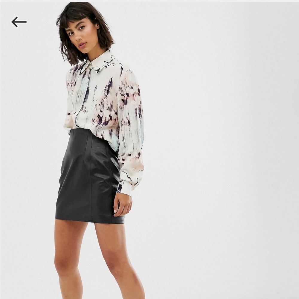 & Other stories mini skirt genuine leather NWT size 2